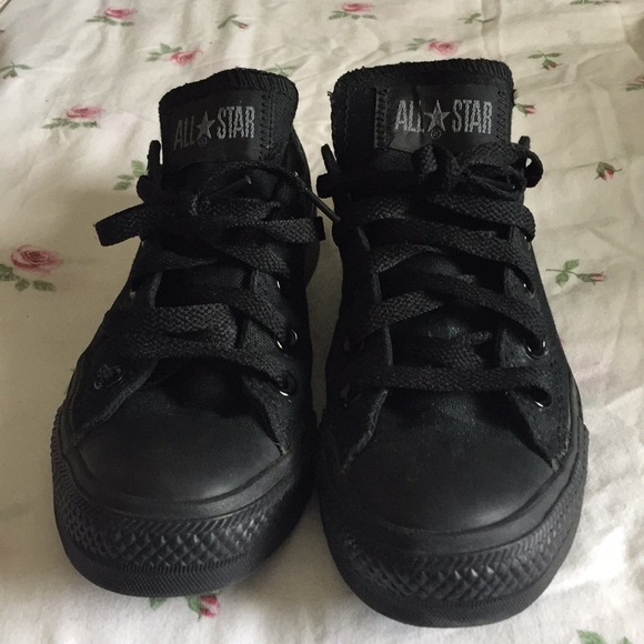 Converse - Picture 2 of 6